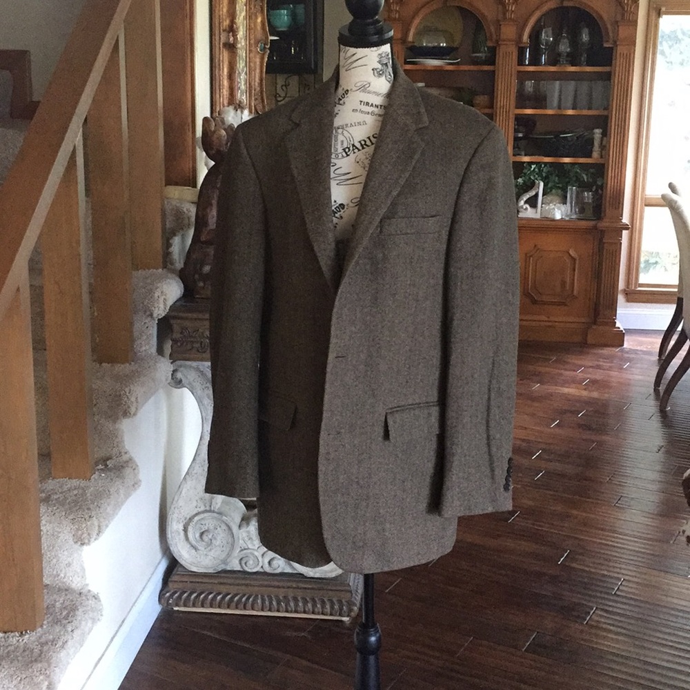 Chereskin blazer. 109% Camel Hair. Size: 44